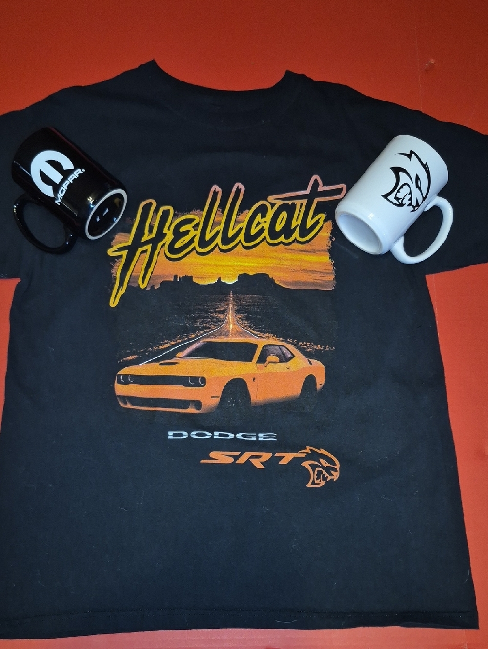 Dodge SRT Hellcat Black Tee with Orange Graphic And 2 Collectable Mugs. - Picture 2 of 9